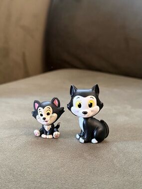 Disney Figaro cat toy figurine Disney 100 Years Of Being By Your Side collection
